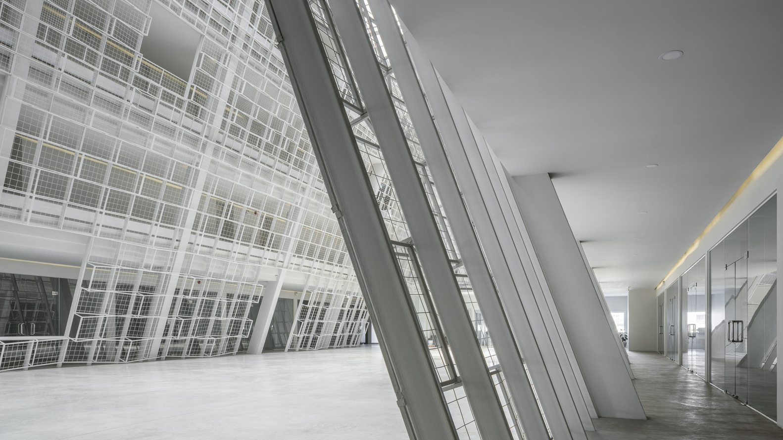 Niran Apartment / RAD Studios